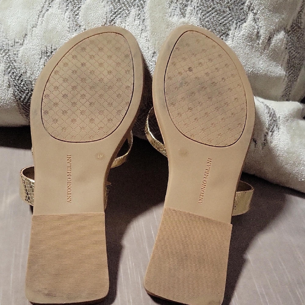 ANTONIO MELANI Metallic Gold Sandals - Picture 5 of 5